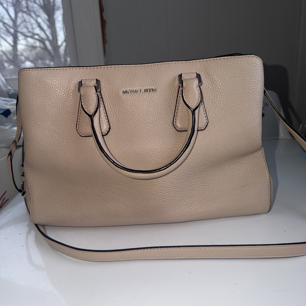 Michael Michael Kors Camille Large Leather Satchel in Ballet pink (Beige)
